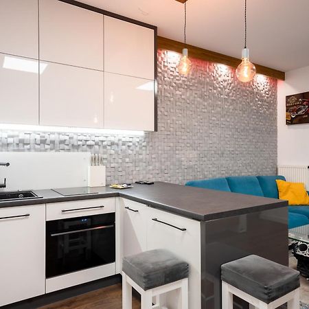 Kasprzaka 31A Free Garage By Perfect Apart Warsawa Bagian luar foto